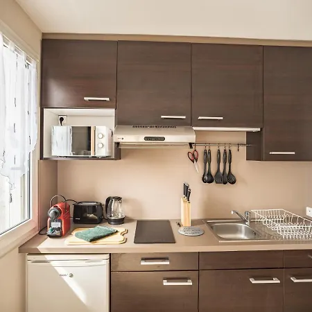 Apartment Voltaire Lion - 5 Min Hypercentre - Parking Prive Troyes