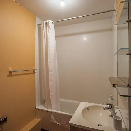 Apartment Voltaire Lion - 5 Min Hypercentre - Parking Prive Troyes